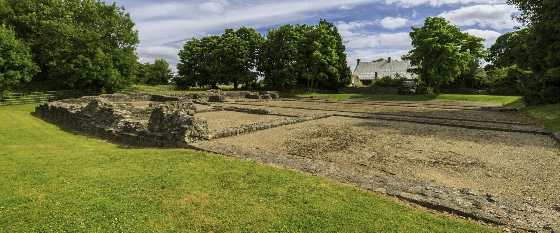 Tref Rufeinig Caer-went/Caer-went Roman Town