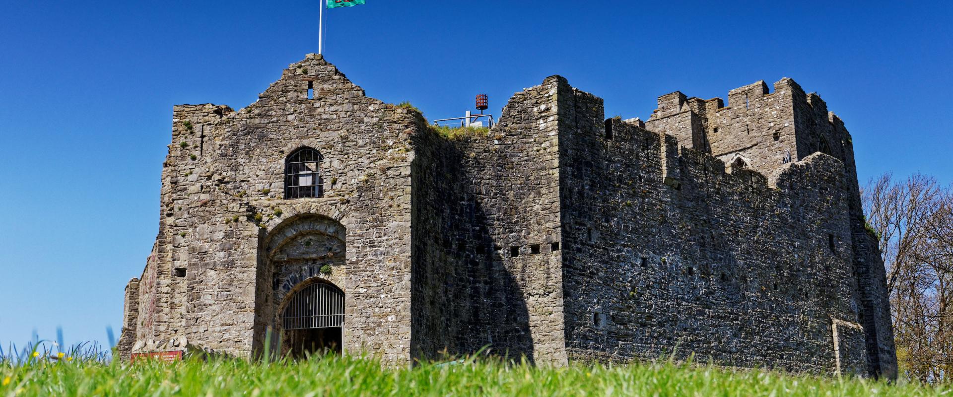 outside image of Oystermouth Castle