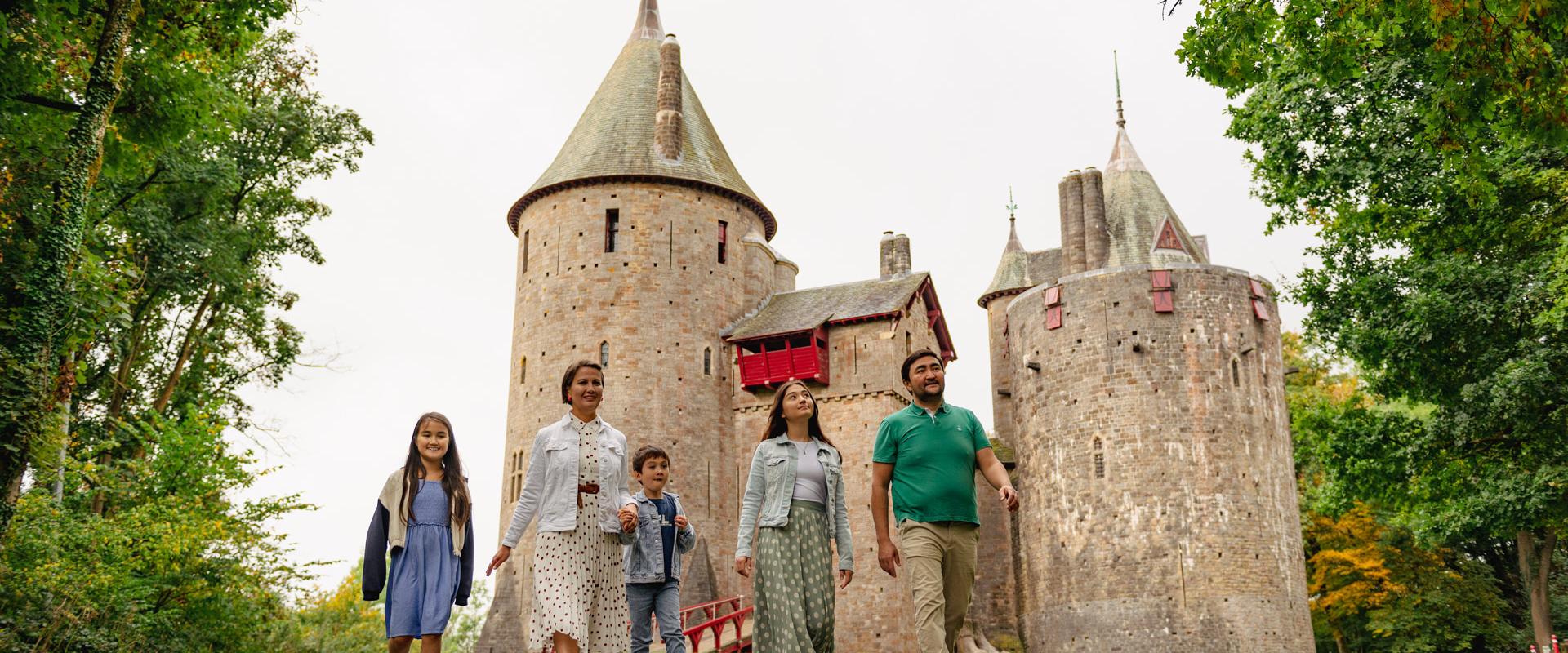 Castell Coch - family group at entrance