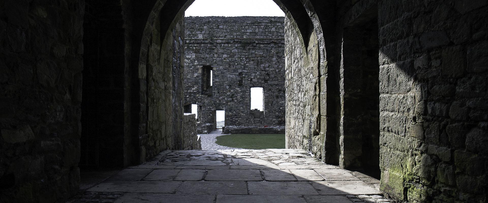 Mynedfa Castell Harlech/The entrance to Castell Harlech