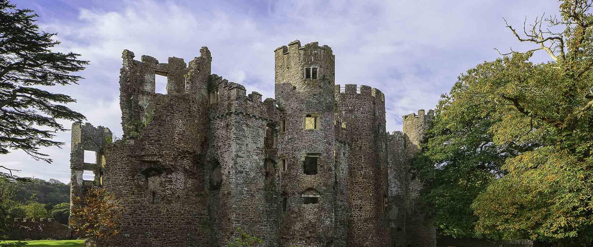 Amrediad gogleddol Castell Talacharn/The north range of Laugharne Castle