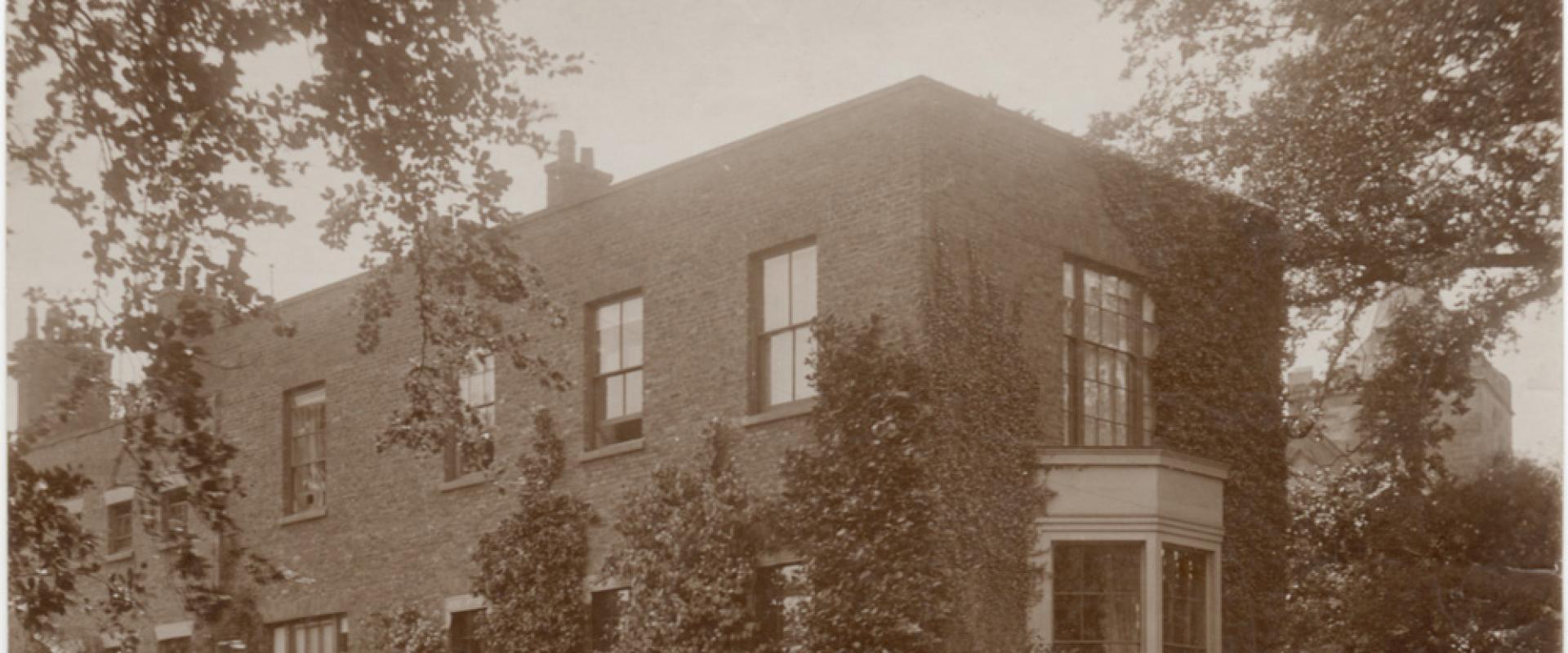 hen ffotograff o'r Hen Reithordy / old photograph of the Old Rectory