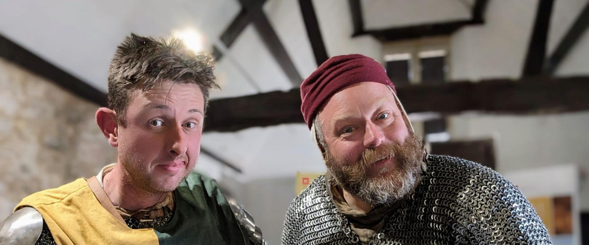 dau farchog / two knights