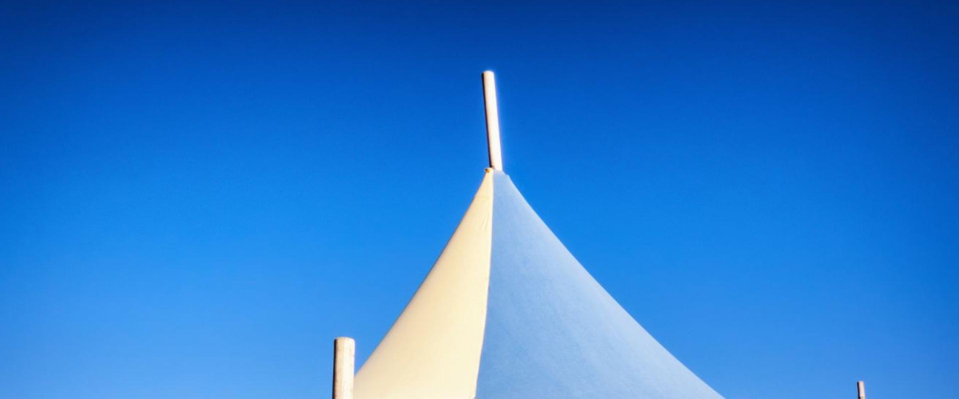 pabell las a melyn / blue and yellow tent