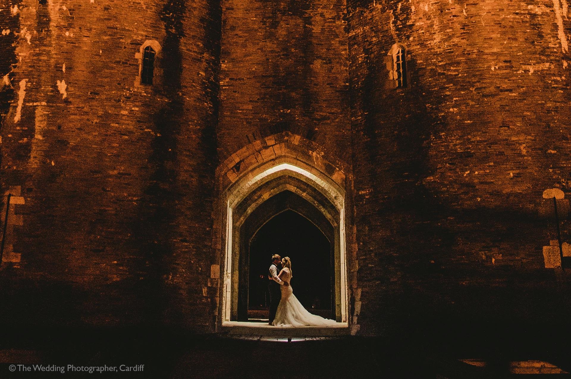 Priodas yng Nghastell Caerffili/Wedding at Caerphilly Castle