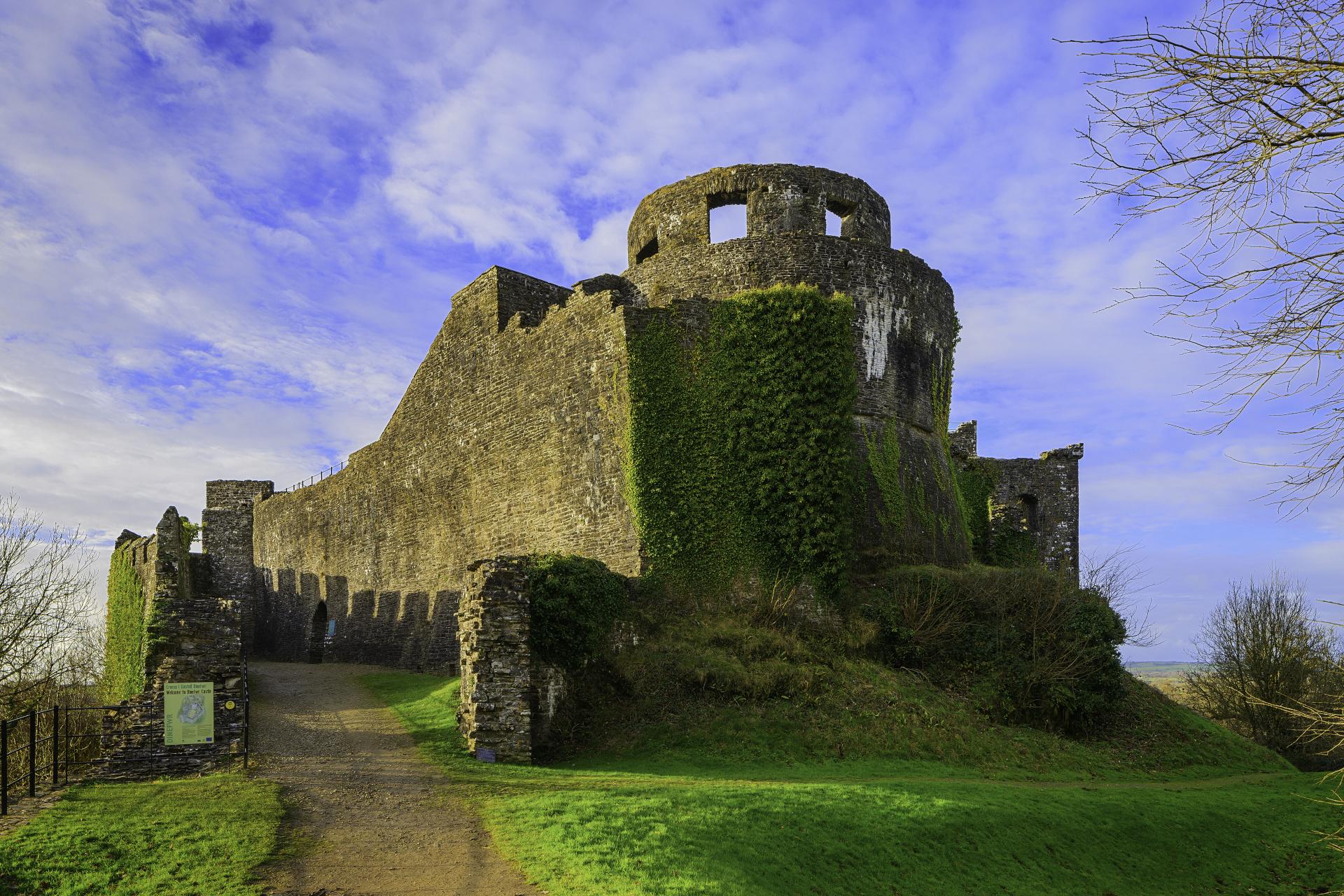 Castell Dinefwr/Dinefwr Castle