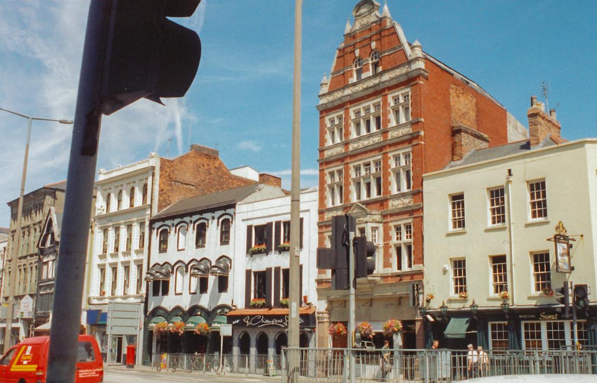 The Blue Anchor pub in Cardiff - front view