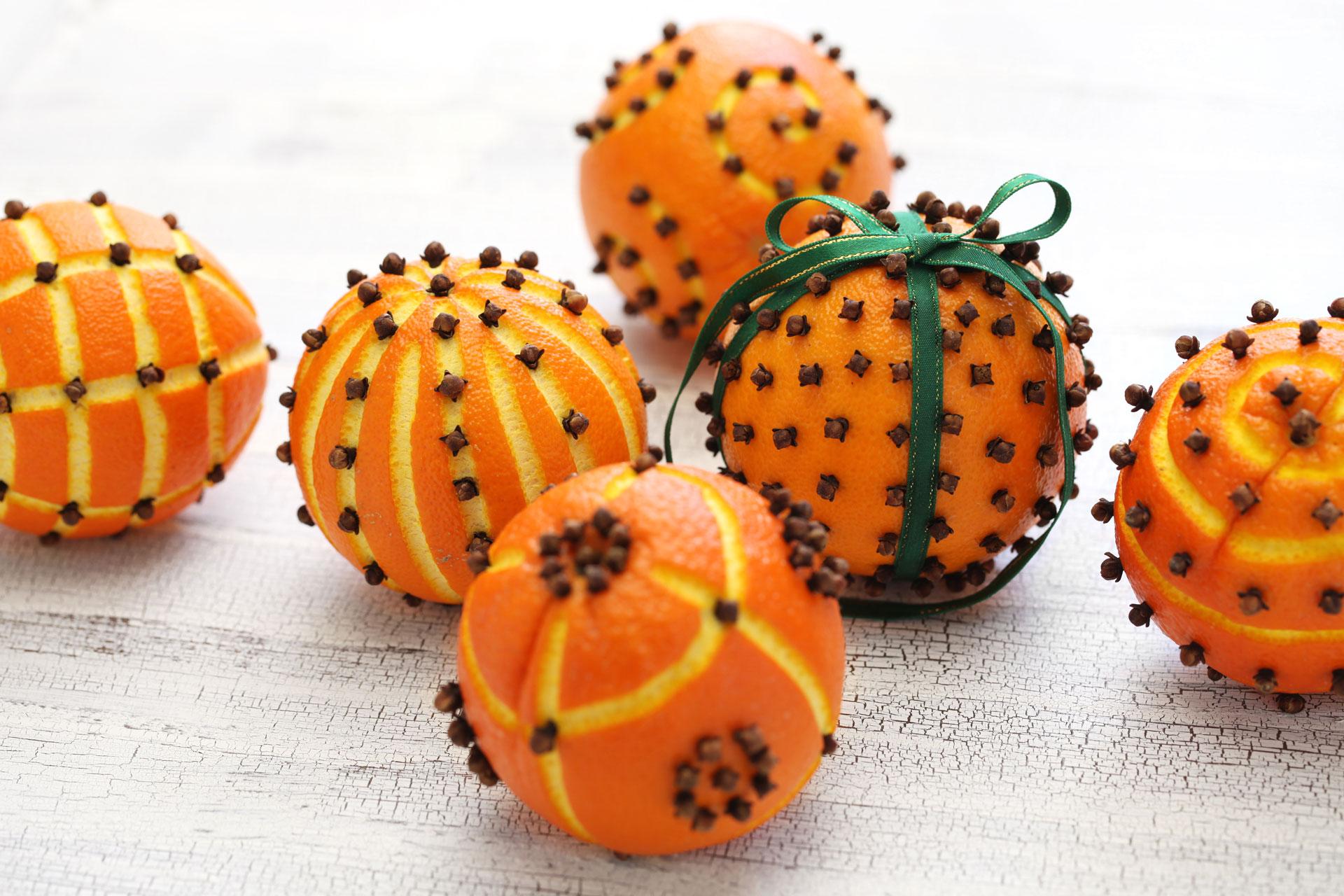 Nadolig Llawen / Christmas pomanders