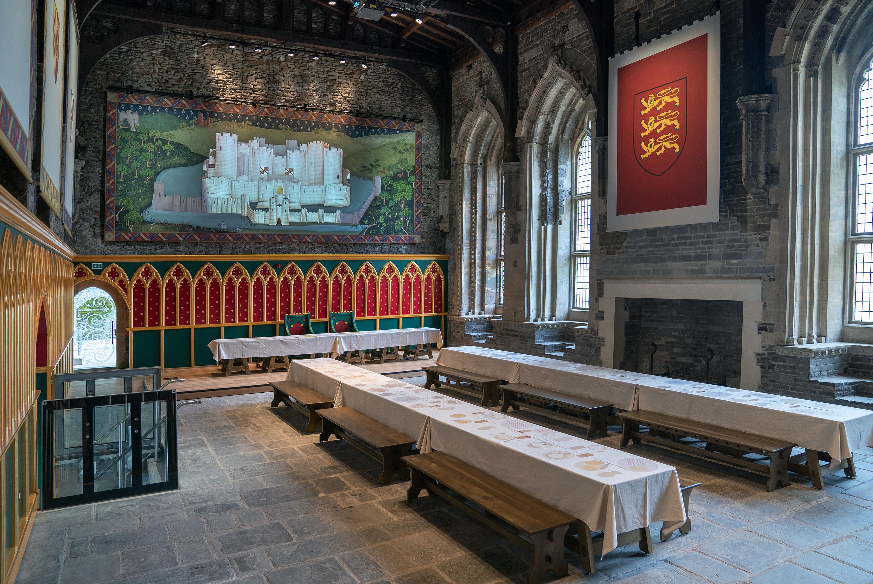 Castell Caerffili  Y Neuadd Fawr / Caerphilly Castle Great Hall 