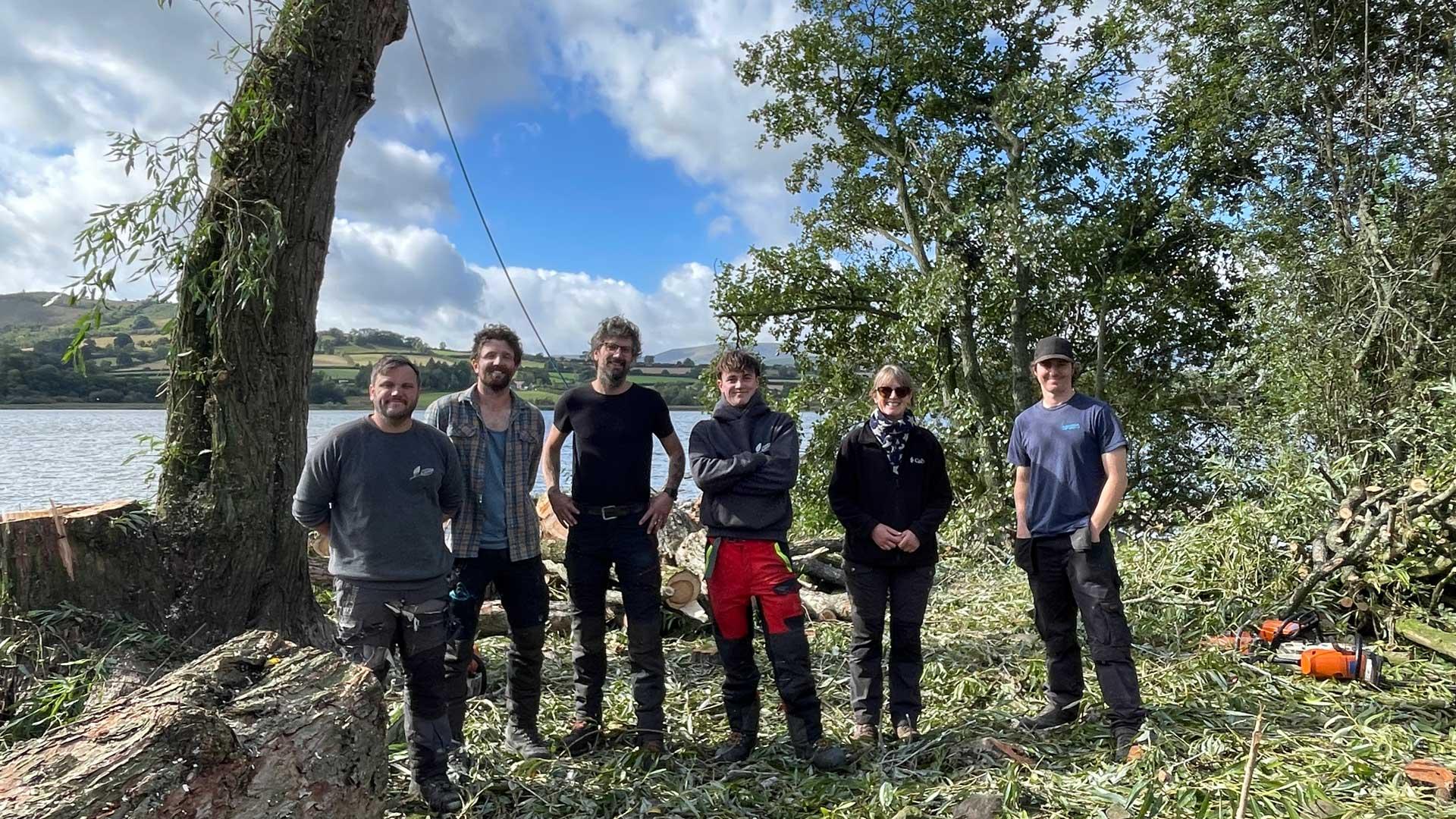 tîm cadwraeth yn y Grannog / conservation team at the Crannog